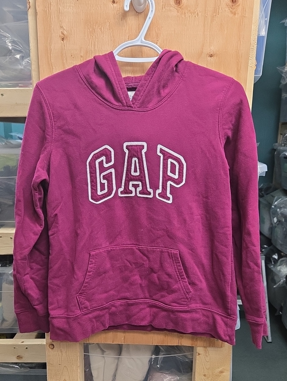 GAP Size M Magenta Classic Embroidered Hoodie